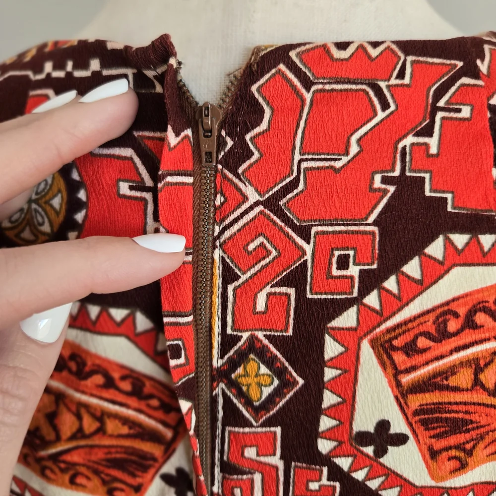 Vibrant Barkcloth Vintage Dress - Picture 9 of 13
